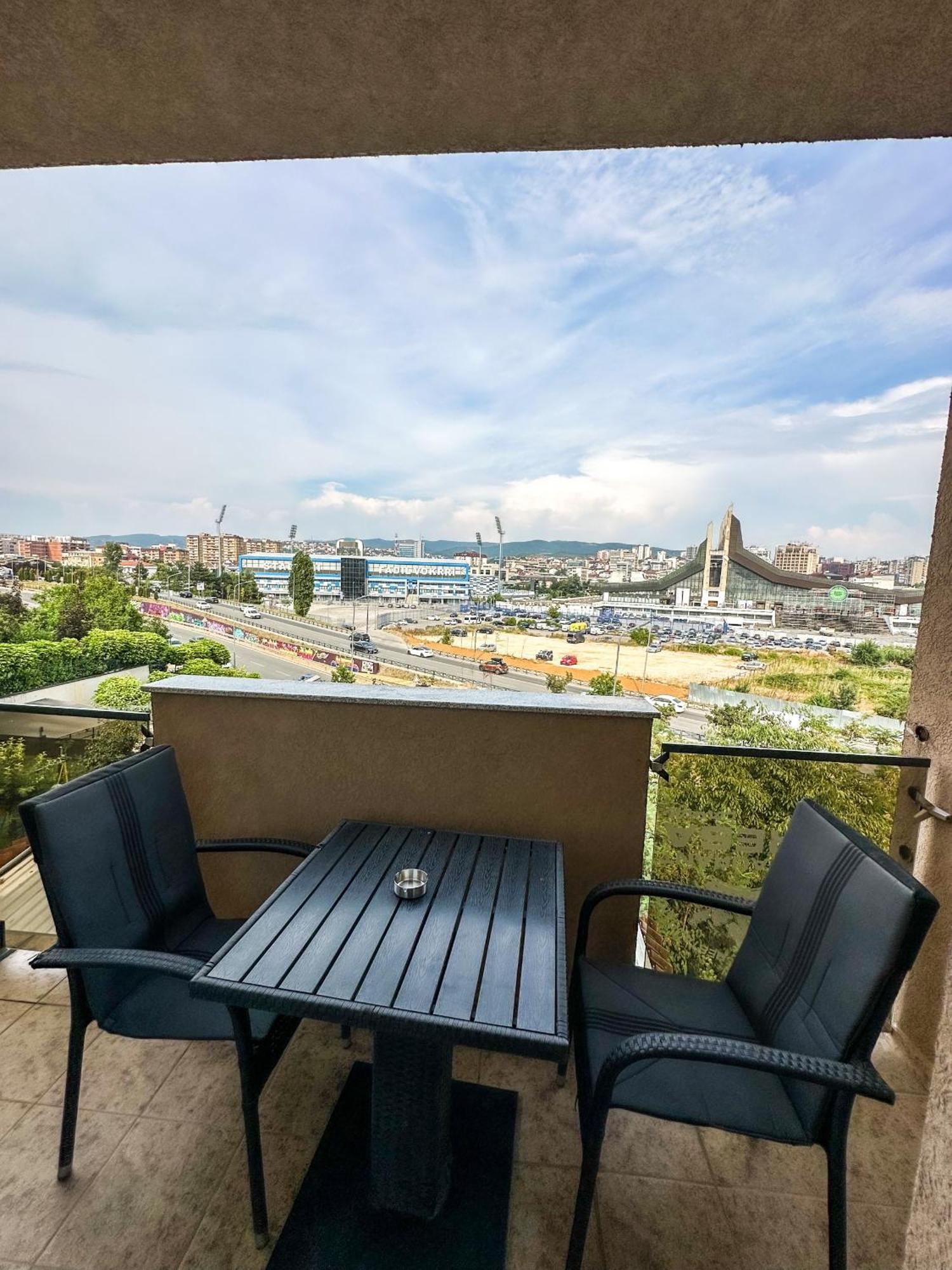 Grand Apartments Prishtina Пристина Екстериор снимка