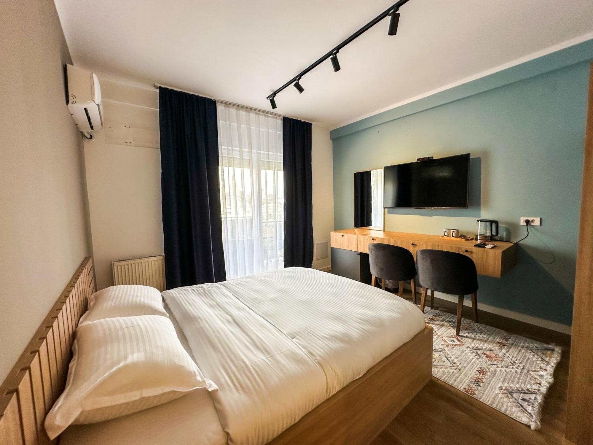 Grand Apartments Prishtina Пристина Екстериор снимка