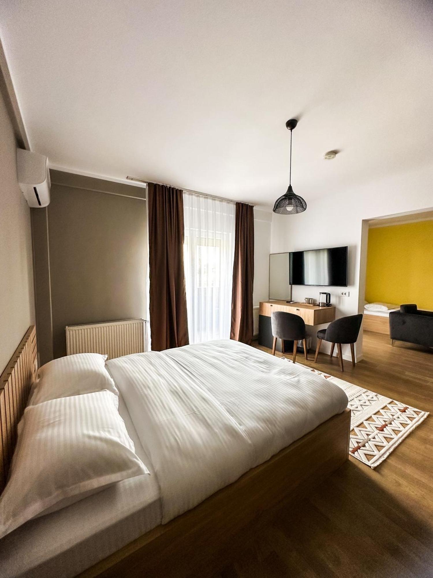 Grand Apartments Prishtina Пристина Екстериор снимка
