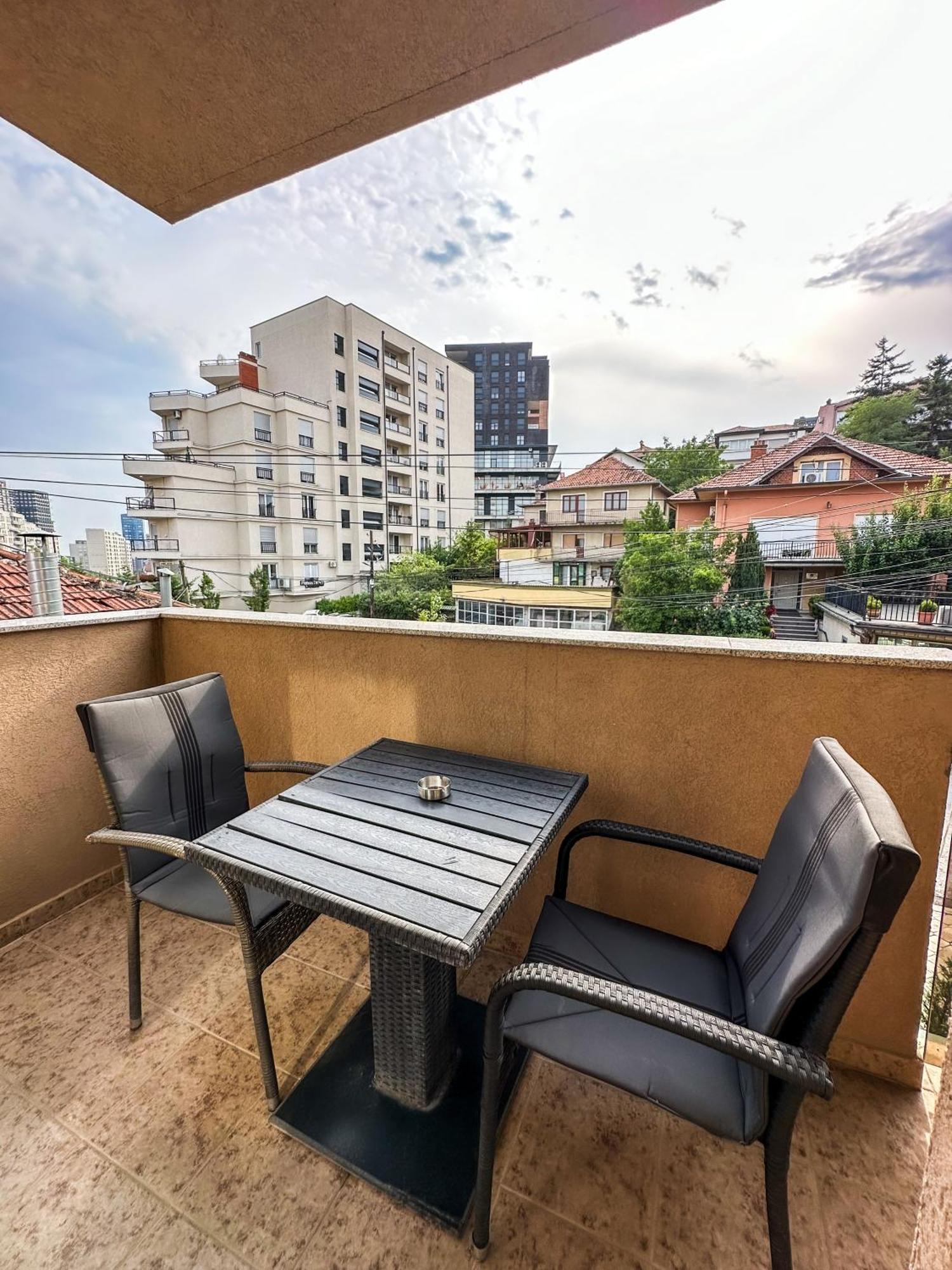 Grand Apartments Prishtina Пристина Екстериор снимка