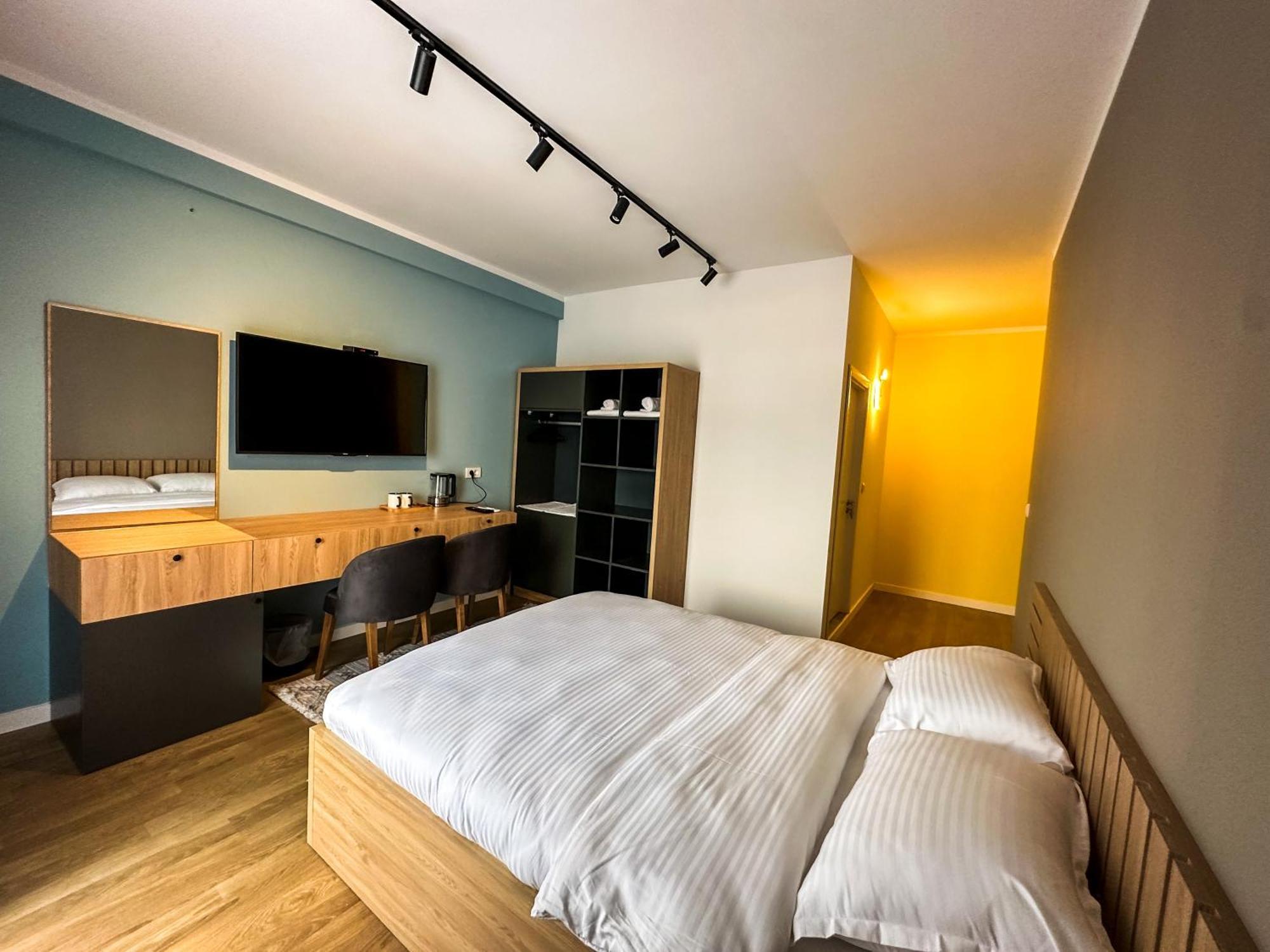 Grand Apartments Prishtina Пристина Екстериор снимка