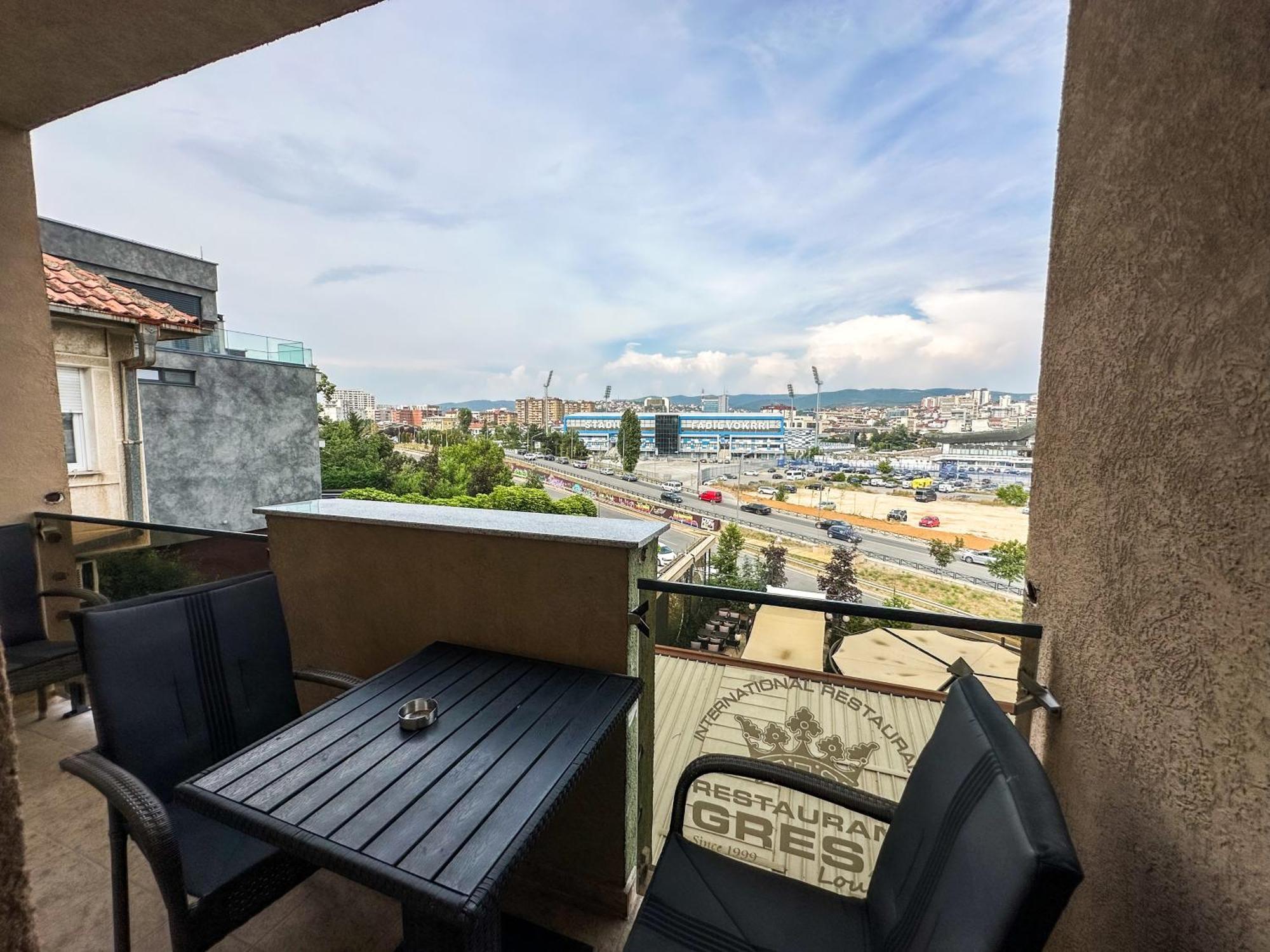 Grand Apartments Prishtina Пристина Екстериор снимка