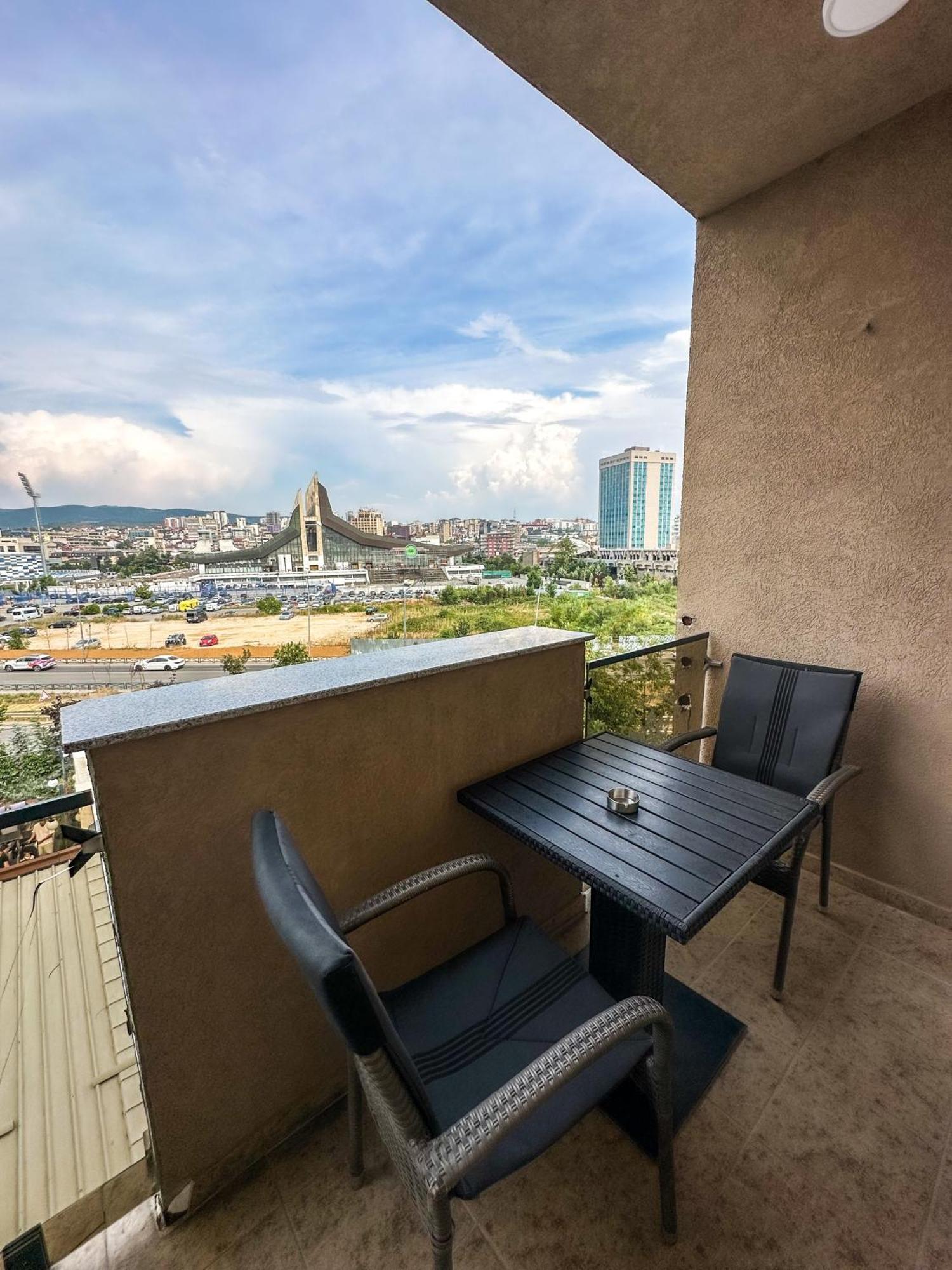 Grand Apartments Prishtina Пристина Екстериор снимка
