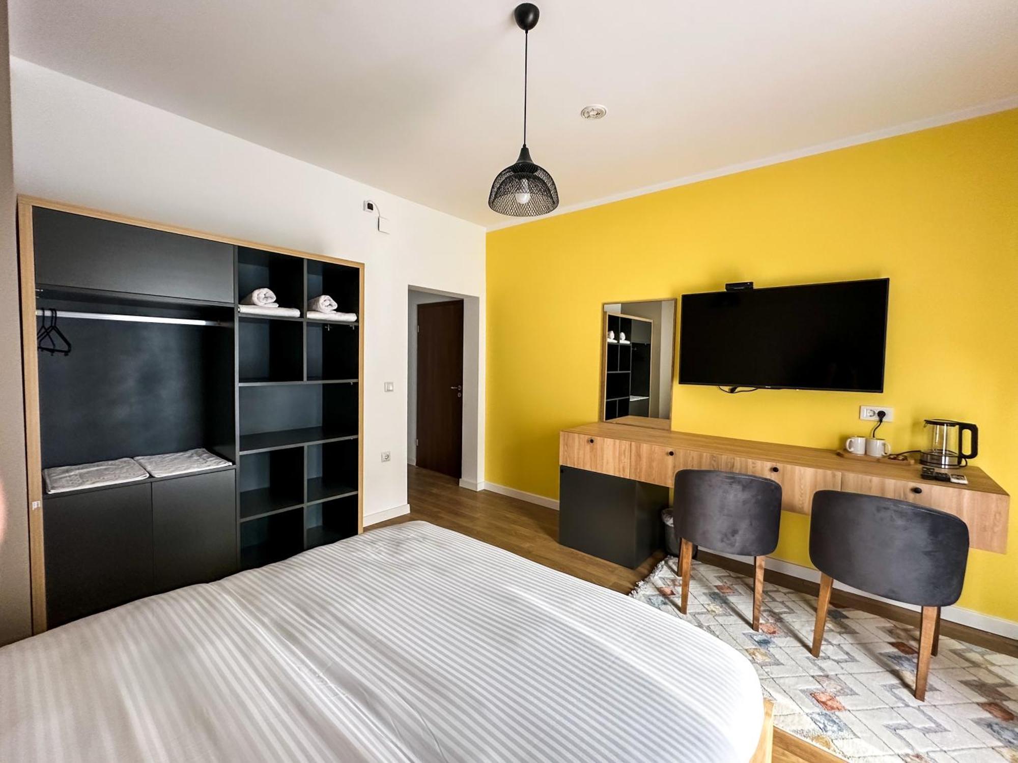 Grand Apartments Prishtina Пристина Екстериор снимка