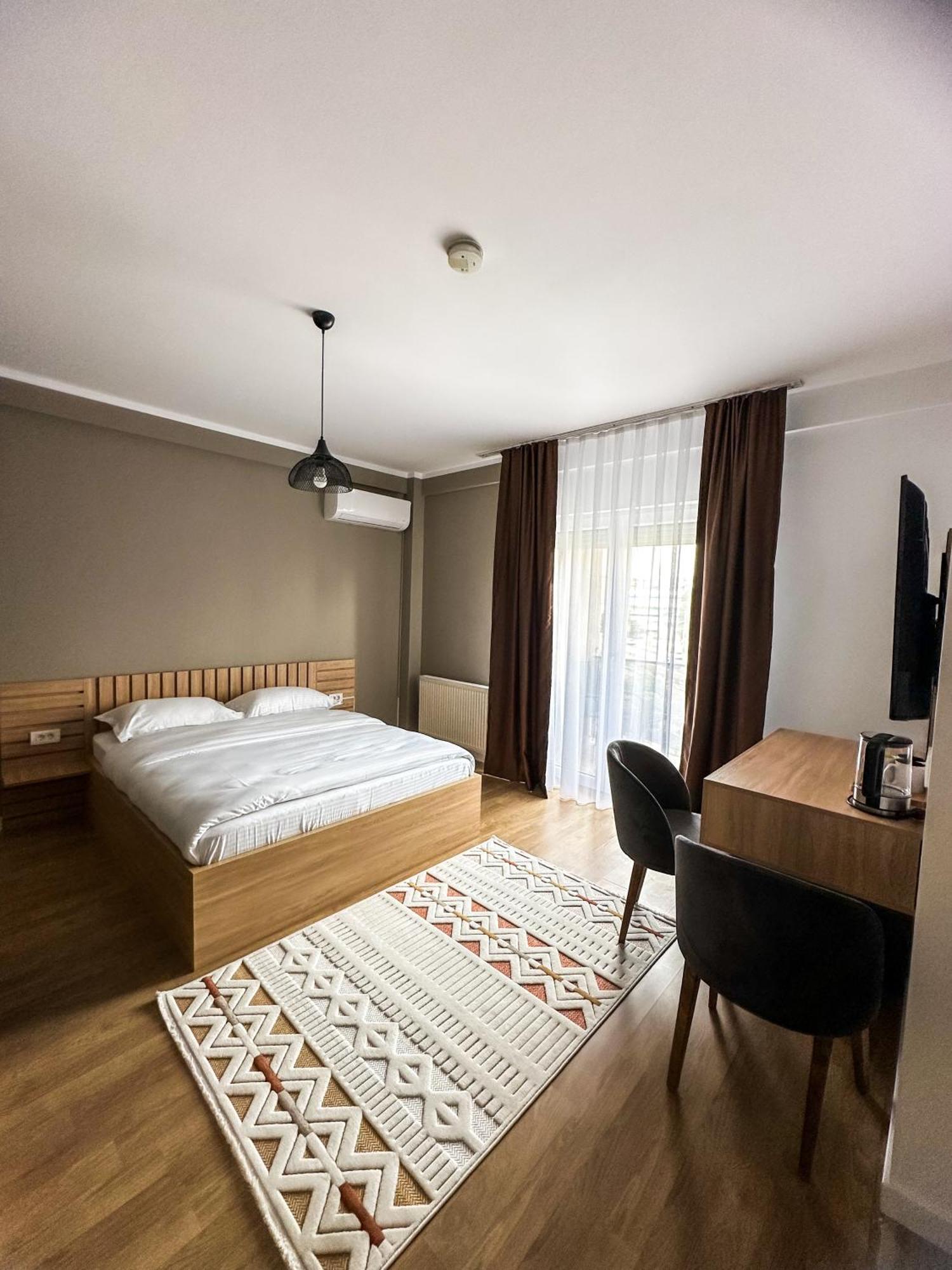 Grand Apartments Prishtina Пристина Екстериор снимка