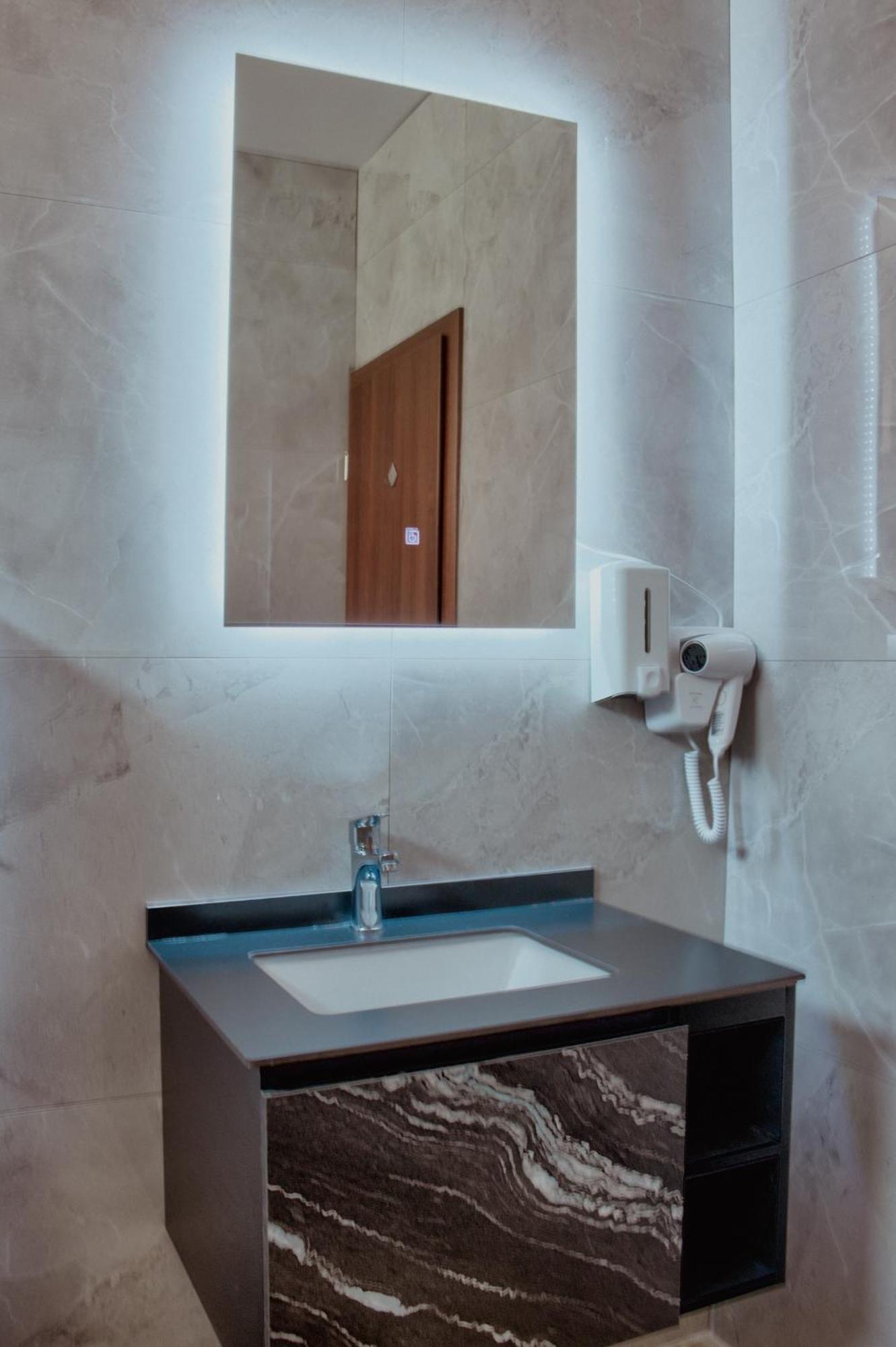 Grand Apartments Prishtina Пристина Екстериор снимка